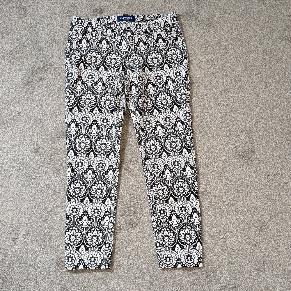 OLD NAVY Black/White Paisley Front Zip Stretch Ankle Pants; Size 4